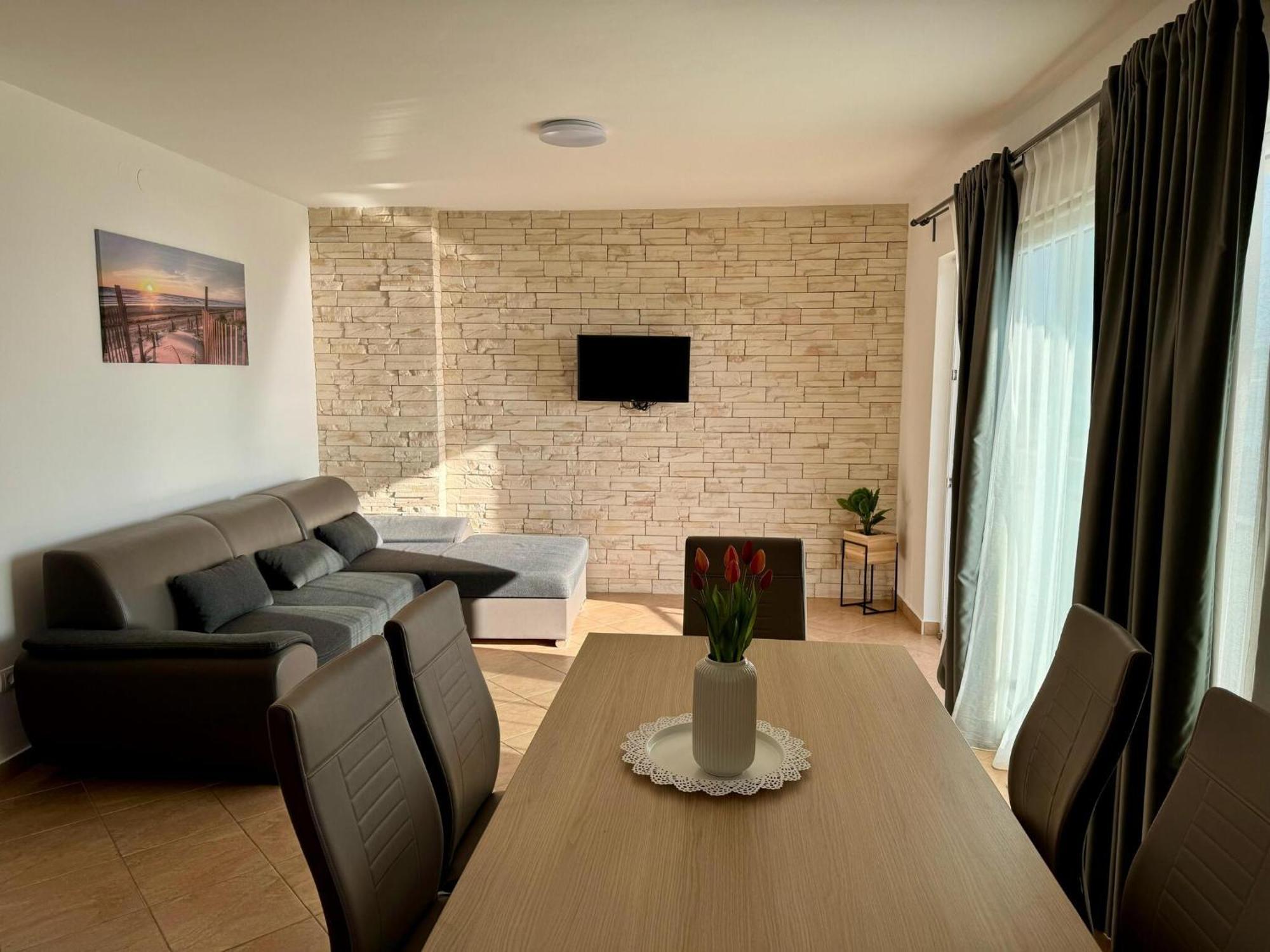 Apartments Franko Povljana Habitación foto