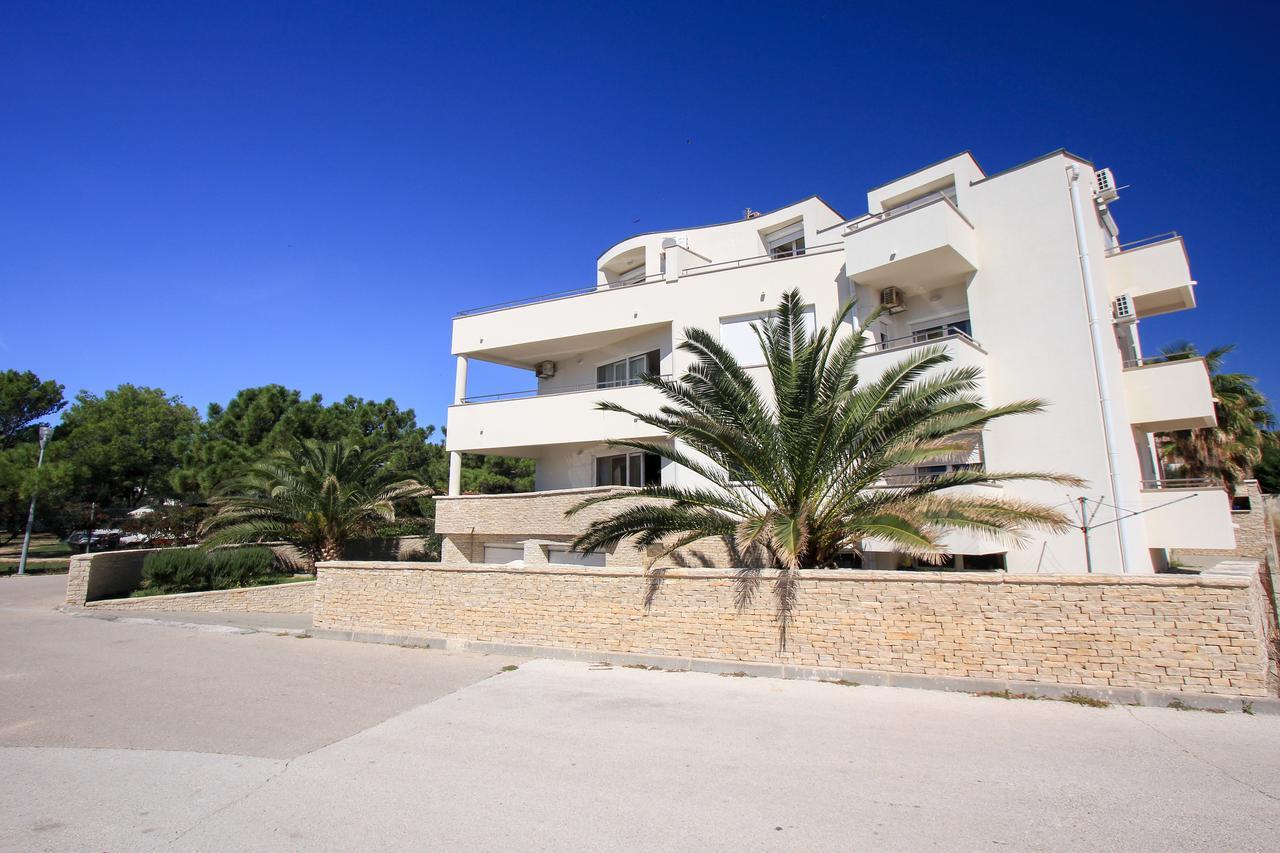 Apartments Franko Povljana Exterior foto